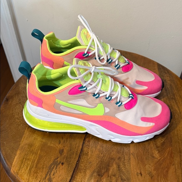 Nike Women’s Air Max 270 React - Picture 2 of 6